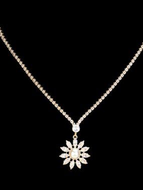 Pearl Flower Necklace